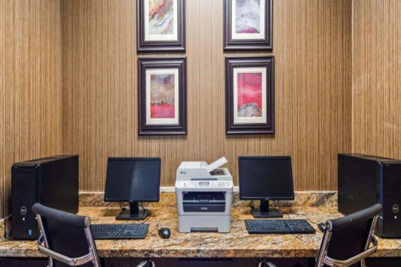 Best Western Plus Hobby Airport Inn And Suites Houston Exterior photo