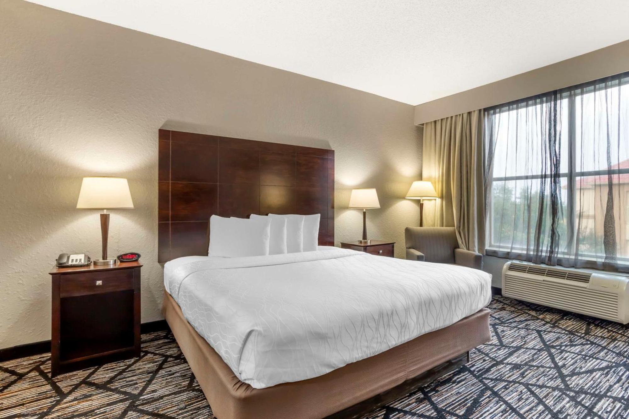 Best Western Plus Hobby Airport Inn And Suites Houston Exterior photo