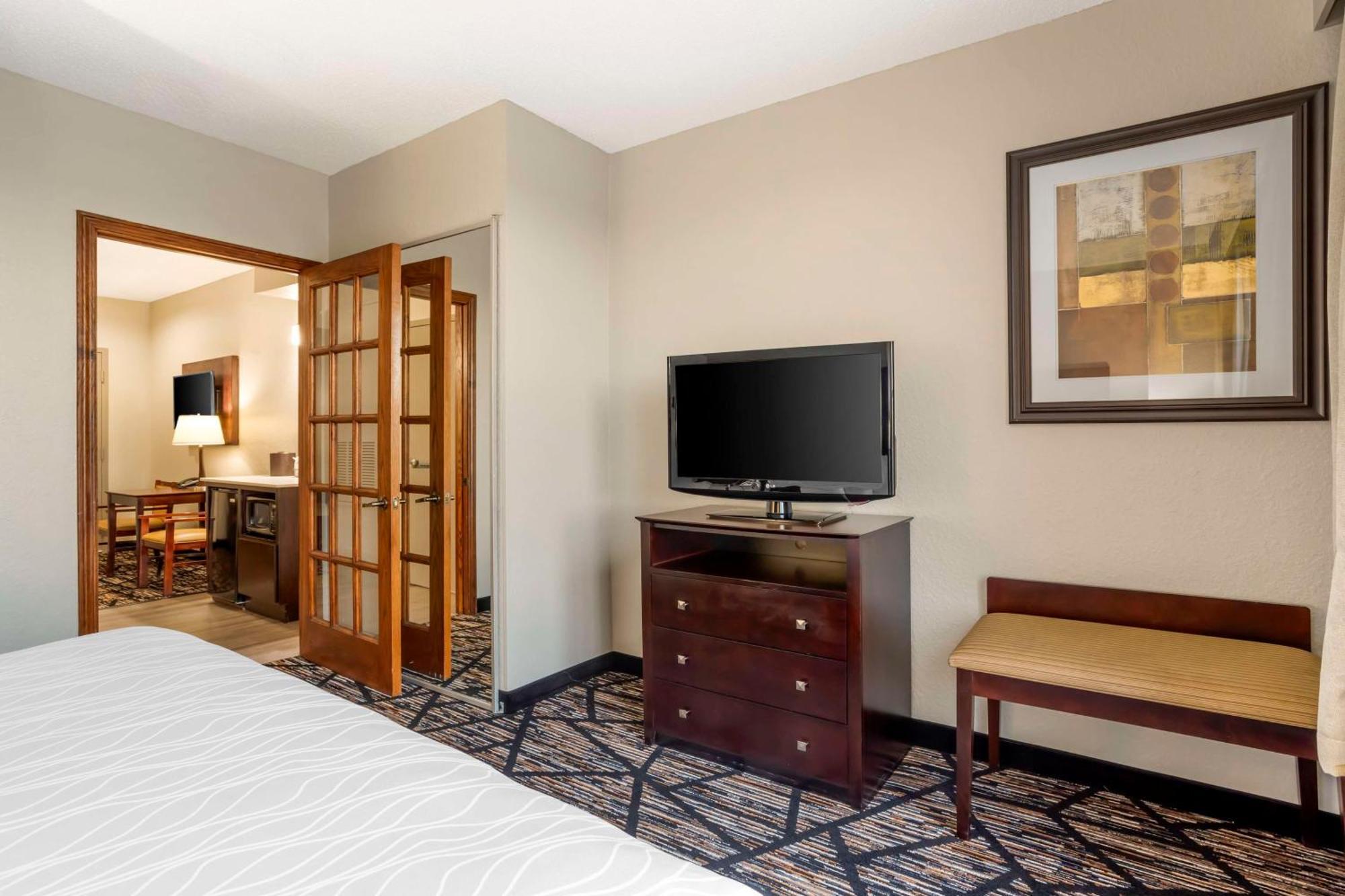 Best Western Plus Hobby Airport Inn And Suites Houston Exterior photo