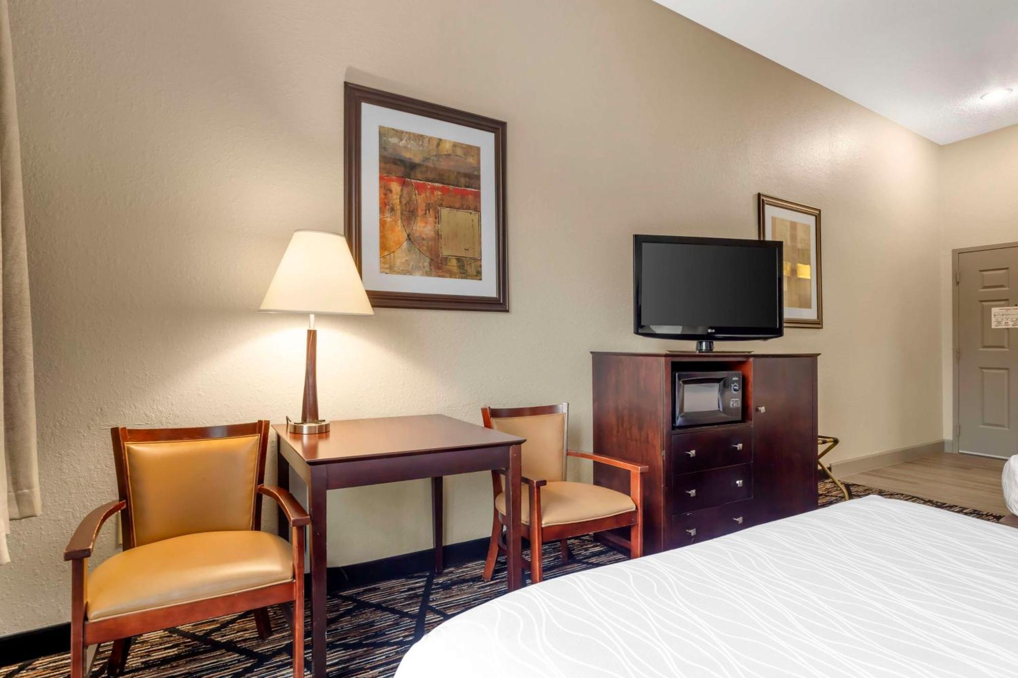 Best Western Plus Hobby Airport Inn And Suites Houston Exterior photo