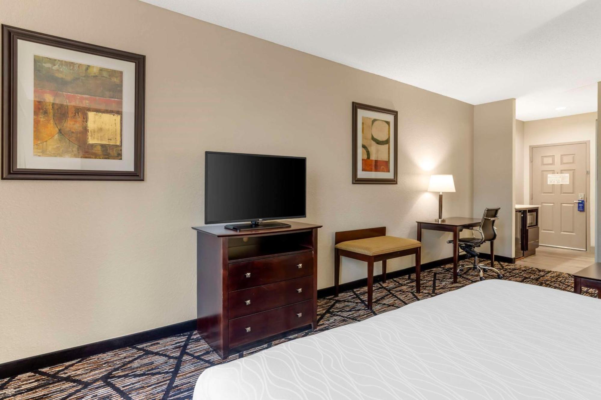 Best Western Plus Hobby Airport Inn And Suites Houston Exterior photo