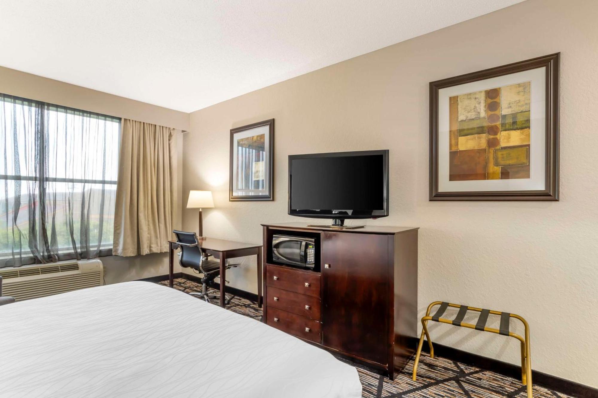 Best Western Plus Hobby Airport Inn And Suites Houston Exterior photo