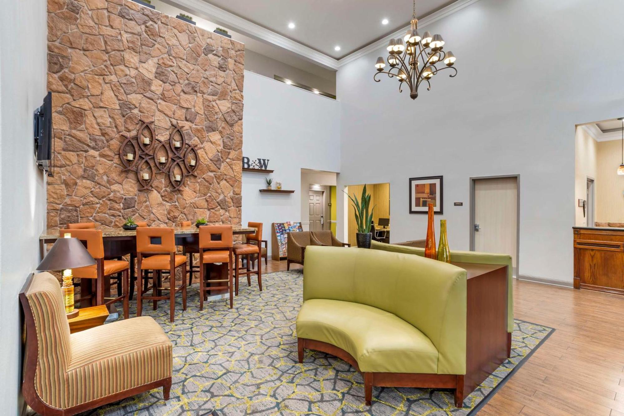 Best Western Plus Hobby Airport Inn And Suites Houston Exterior photo