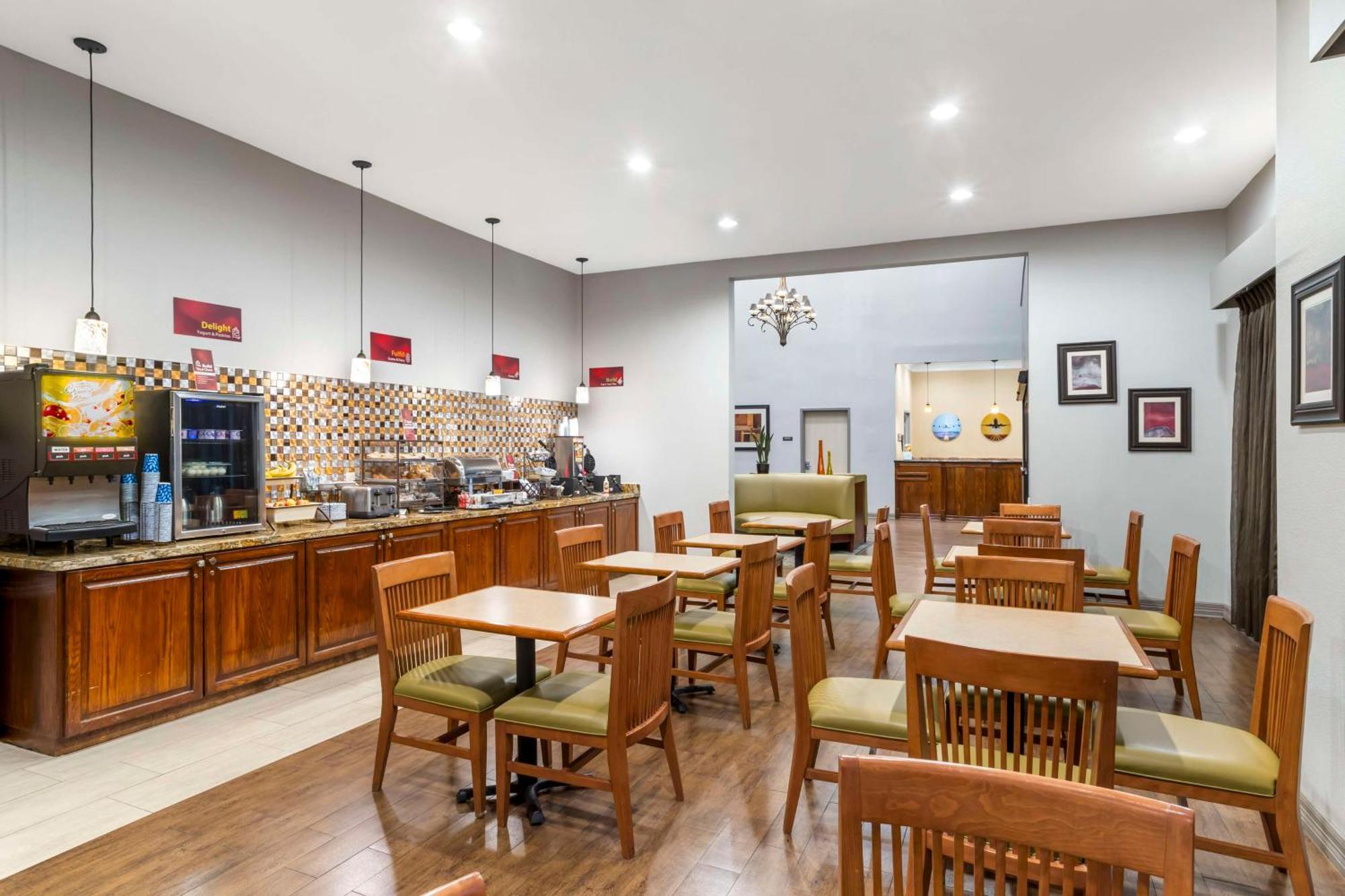 Best Western Plus Hobby Airport Inn And Suites Houston Exterior photo