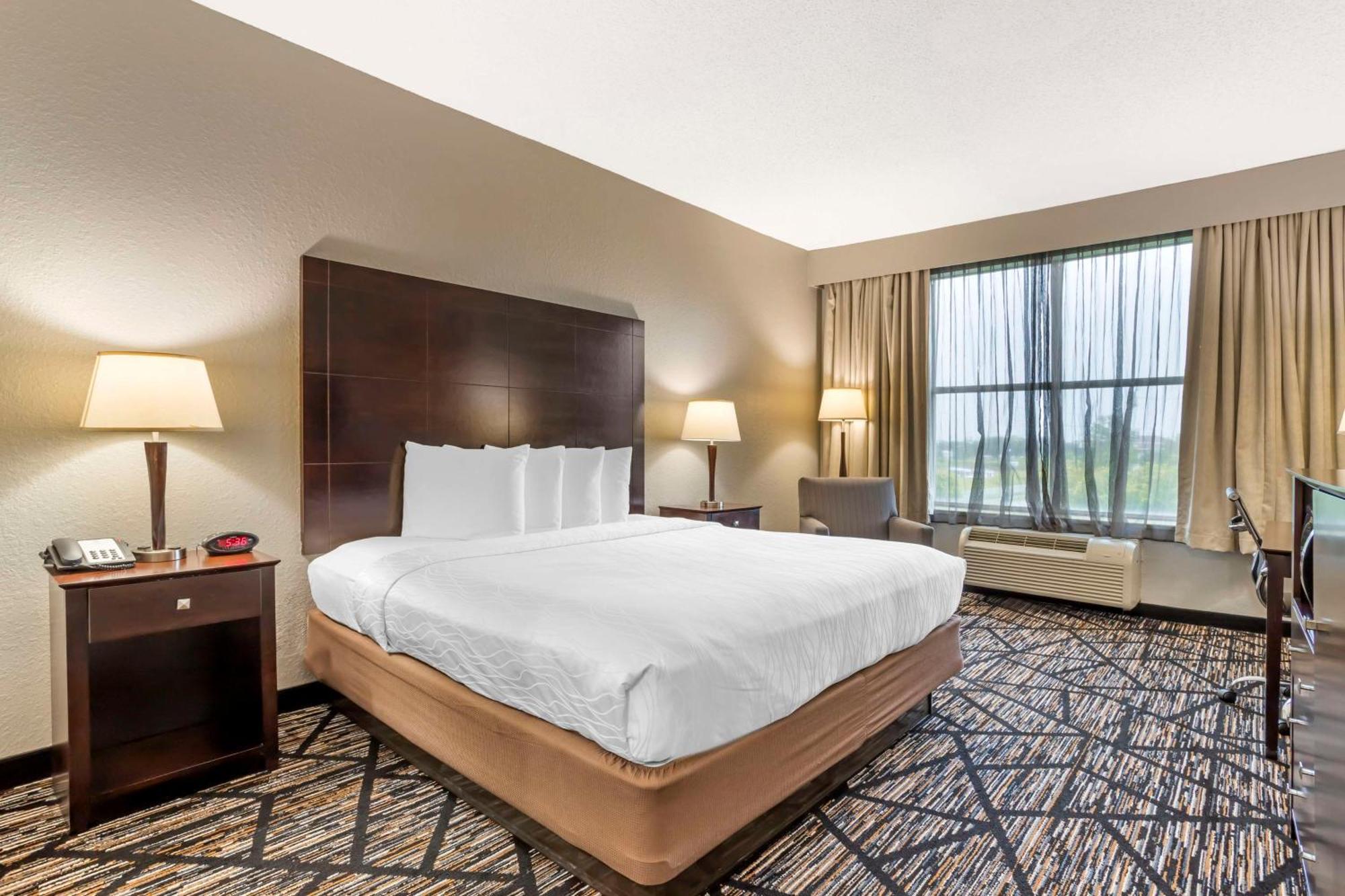 Best Western Plus Hobby Airport Inn And Suites Houston Exterior photo